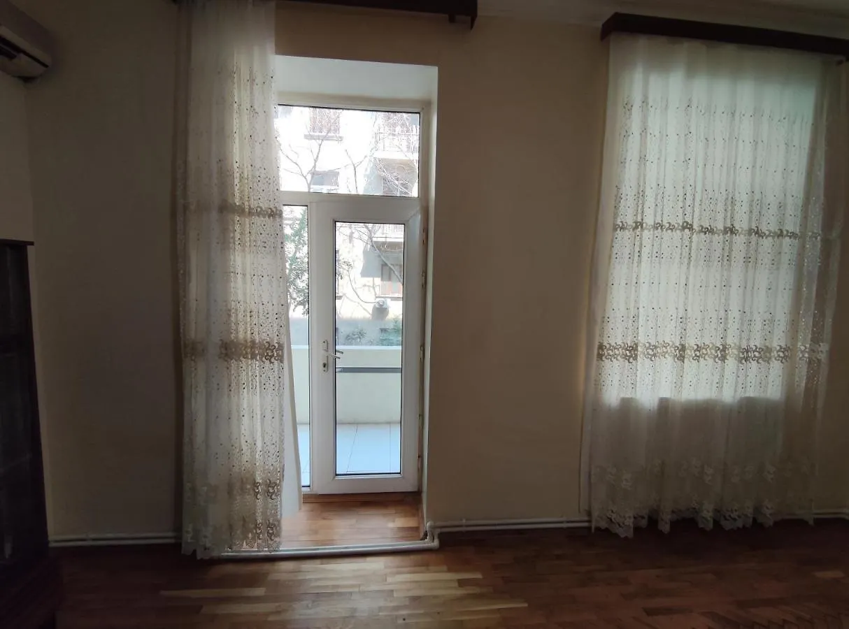 4 Rooms Cosy Apartment In Architectural Monument Of History And Culture Building Of Local Significance Of Azerbaijan. Μπακού