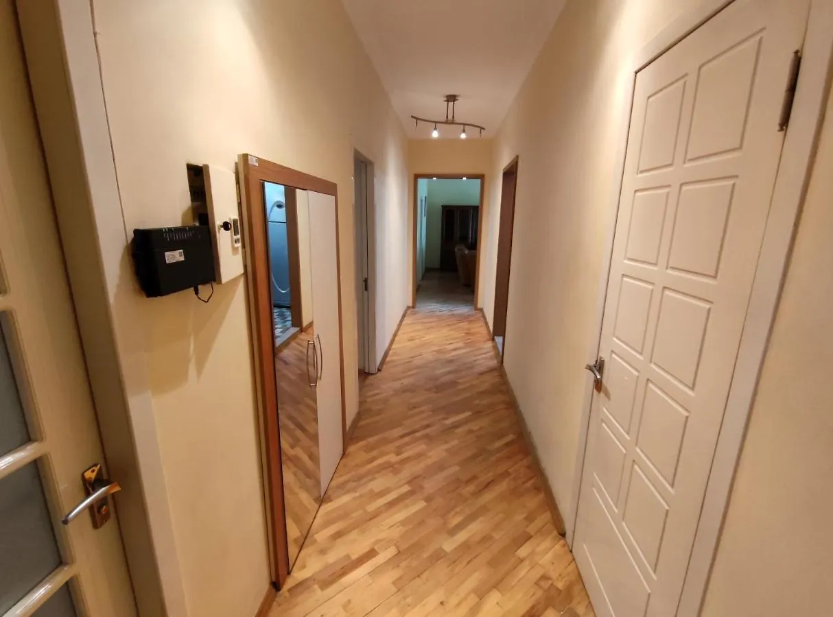 4 Rooms Cosy Apartment In Architectural Monument Of History And Culture Building Of Local Significance Of Azerbaijan. Μπακού Αζερμπαϊτζάν