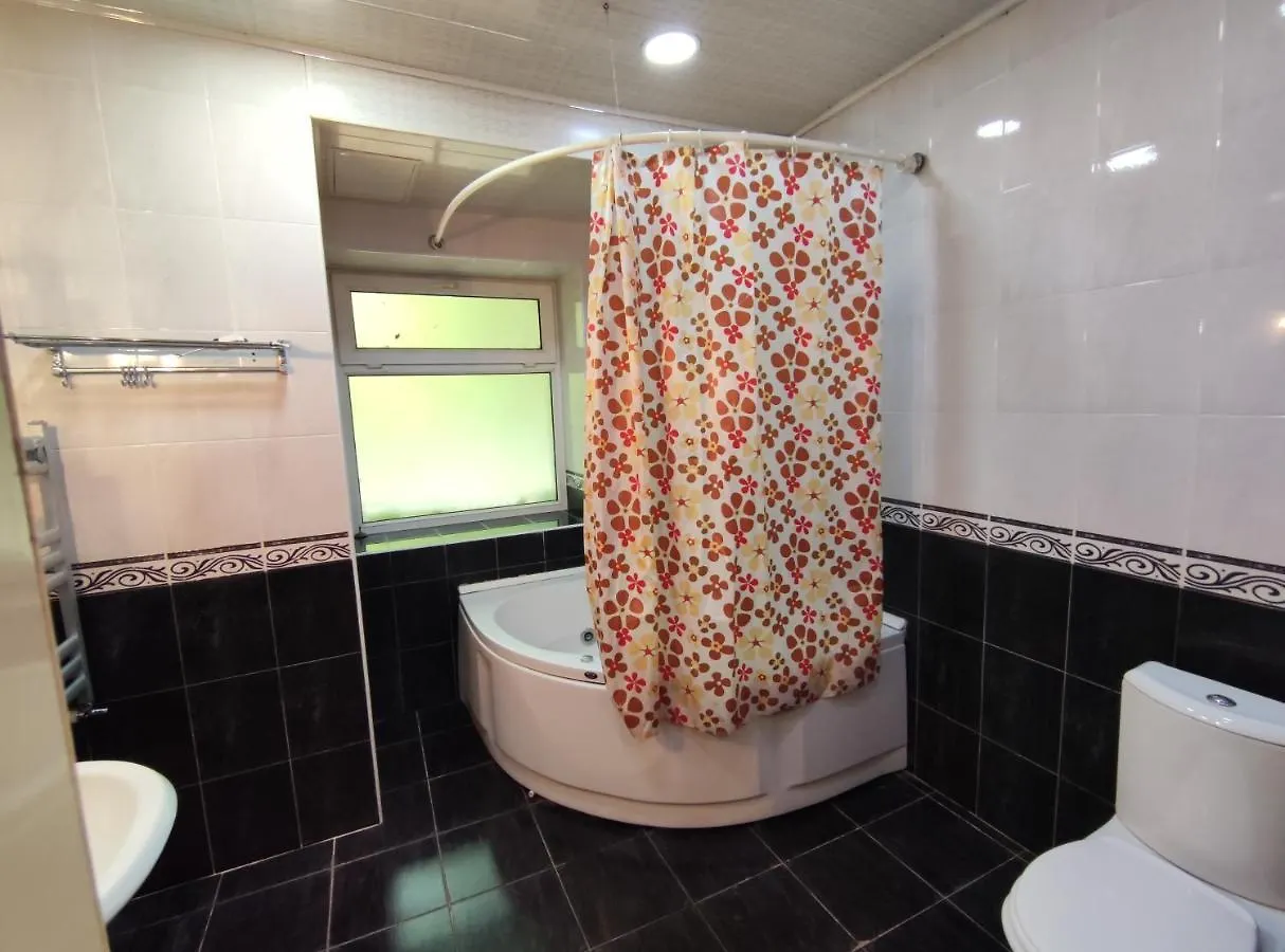 4 Rooms Cosy Apartment In Architectural Monument Of History And Culture Building Of Local Significance Of Azerbaijan. Μπακού